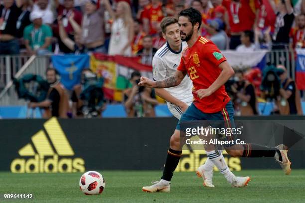 Isco of Spain runs with the ball during the 2018 FIFA World Cup Russia Round of 16 match between Spain and Russia at Luzhniki Stadium on July 1, 2018...