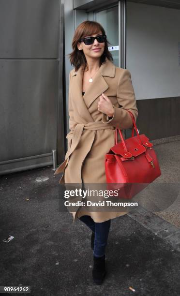 Exclusive*** Natalie Imbruglia arrives at Nice airport today on May 11, 2010 in Cannes, France.