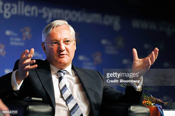 Peter Voser, chief executive officer of Royal Dutch Shell Plc., speaks at the St. Gallen symposium in St. Gallen, Switzerland, on Friday, May 7,...