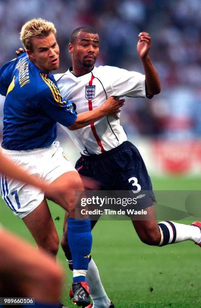 England - Sweden, World Cup 2002 /Alexandersson Niclas, Cole Ashley, United Kingdom, Angleterre, Zweden, Suede, Copyright Corbis, Engeland,