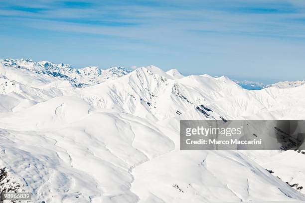 la grave ski resort - la grave stockfoto's en -beelden