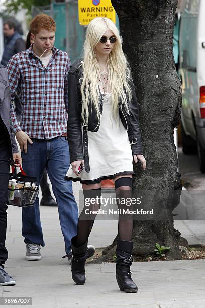 Taylor Momsen Sighted leaving a Photoshoot at 'Beach Blanket Babylon' in Notting Hill before heading to another shoot at Spring Street Studios on May...