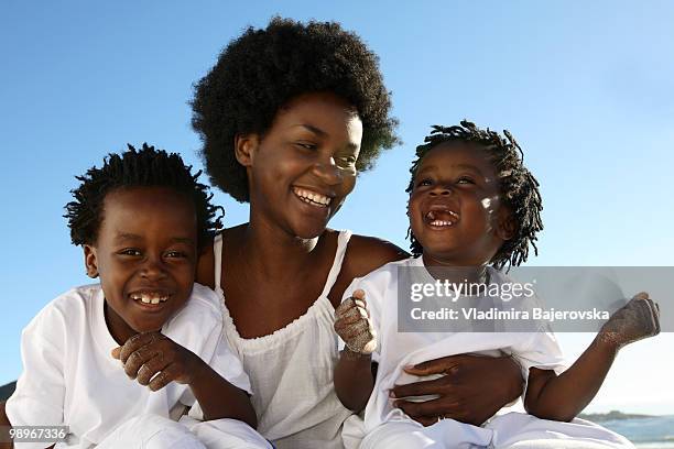 portrait of smiling family, pringle bay, cape town, western cape province, south africa - western cape province 個照片及圖片檔
