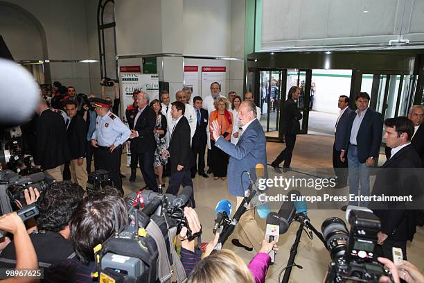 Spanish King Juan Carlos I is seen leaving the Clinic Hopital, four days after undergoing an operation to remove a nodule on his right lung on May...