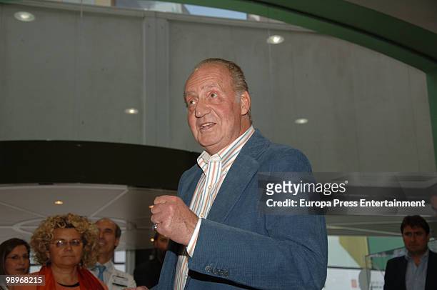 King Juan Carlos I of Spain is seen leaving the Clinic Hopital, four days after undergoing an operation to remove a nodule on his right lung on May...