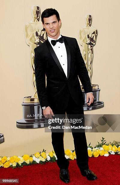 Actor Taylor Lautner attends the 82nd Annual Academy Awards held at the Kodak Theater on March 7, 2010 in Hollywood, California.