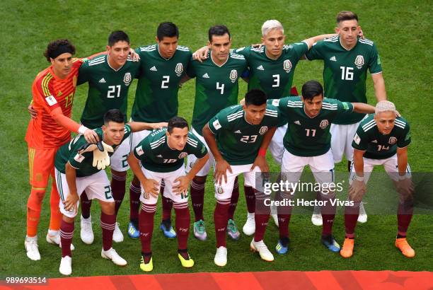 Mexico pose for a team photo during the 2018 FIFA World Cup Russia Round of 16 match between Brazil and Mexico at Samara Arena on July 2, 2018 in...