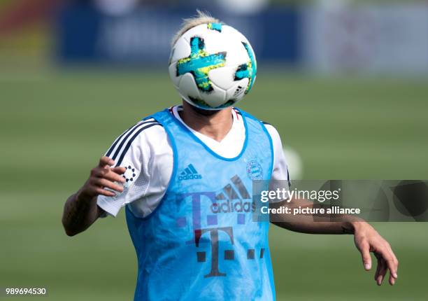 Rafinha in action at a FC Bayern Munich training camp in Doha, Qatar, 5 January 2018. The Bundesliga team is preparing for the remaining season until...