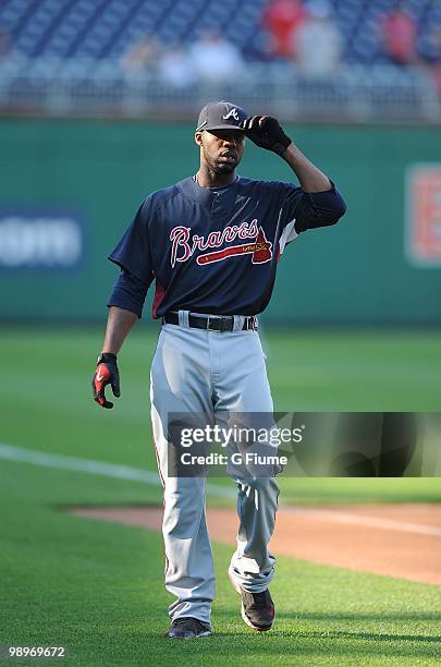 Jason Heyward of the Atlanta Braves warms up before the game against the Washington Nationals at Nationals Park on May 5, 2010 in Washington, DC.