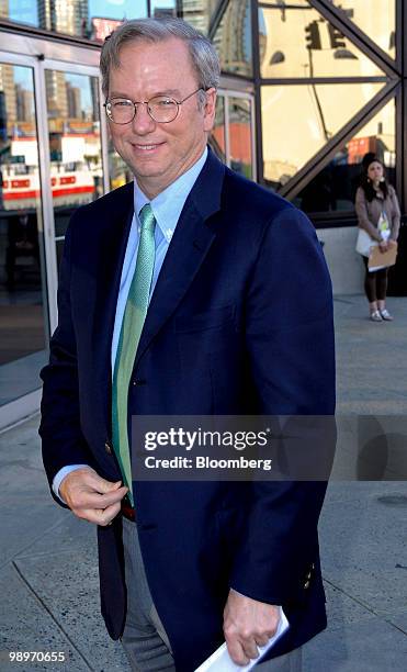 Eric Schmidt, chairman and chief executive officer of Google Inc., arrives for the Robin Hood Foundation gala in New York, U.S., on Monday, May 10,...