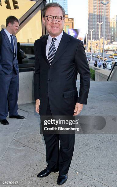 Michael Ovitz, founder of Creative Artists Agency and former president of Walt Disney Co., arrives for the Robin Hood Foundation gala in New York,...