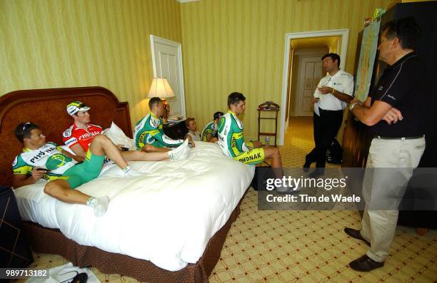 Hunter Rast Qatari Hunter Photos and Premium High Res Pictures - Getty Images
