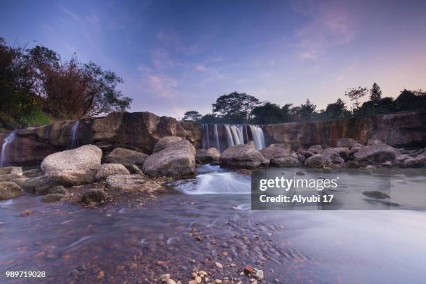 parigi waterfall - parigi stock pictures, royalty-free photos & images