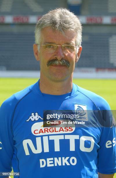 Genk 2002 - 2003 /Sef Vergoossens, Team Picture, Ploegfoto, Photo D'Equipe, Presentation, Presentatie, Voorstelling, Krc,