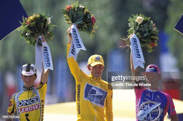 Tour De France 2002 /Beloki Joseba, Armstrong Lance, Rumsas Raimondas, Podium, Fleurs, Bloemen, Flowers, Joie Vreugde Celebration /Tdf, Ronde Van...