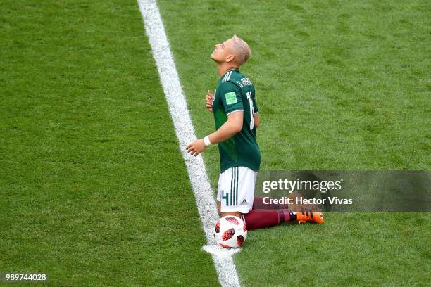 Javier Hernandez of Mexico prays prior to the 2018 FIFA World Cup Russia Round of 16 match between Brazil and Mexico at Samara Arena on July 2, 2018...