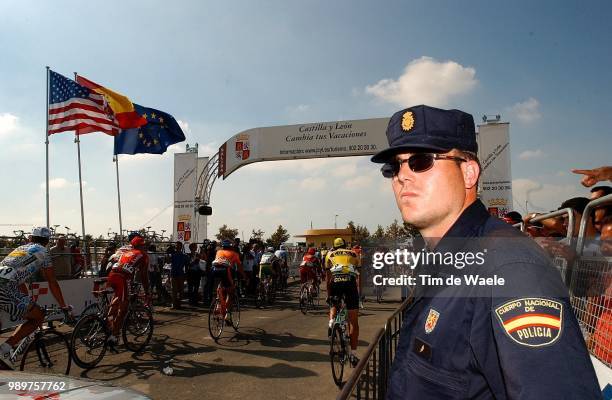 Tour Of Spain, Vuelta 2002, 11 September, Usa, Illustratie, Illustration, Police, Security, Veiligheid, Securite, Ronde, Tour,