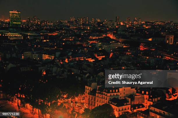 nightfall on a nook in paris - nook stockfoto's en -beelden