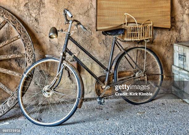 gritty - used-bicycle stock pictures, royalty-free photos & images
