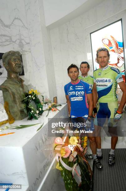 Memorial Marco Pantani Grave Monument Graf Tombe Beeld Statue , Simoni Gilberto