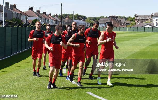 Ragnar Klavan, Andrew Robertson, Daniel Sturridge, Joel Matip, Danny Ward, Adam Lallana, Naby Keita, Fabinho and James Milner of Liverpool during...