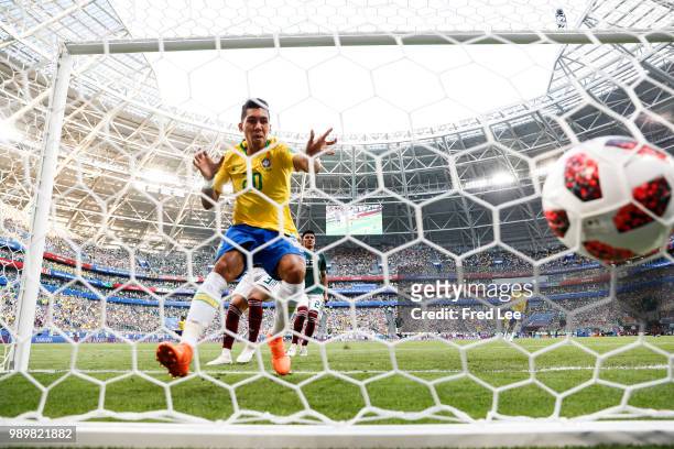 Roberto Firmino of Brazil scores his team's second goal during the 2018 FIFA World Cup Russia Round of 16 match between Brazil and Mexico at Samara...