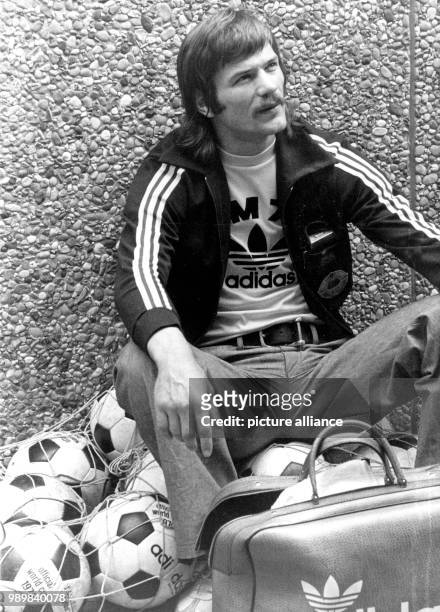 Yugoslavia's international goalkeeper Enver Maric during practice in Neu-Isenburg. Yugoslavia is going to play Poland at the 1974 FIFA World Cup in...