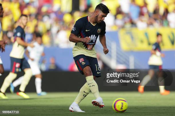 Bruno Valdez of Club America controls the ball during a friendly match between Club America and Santos Laguna at Cotton Bowl on June 30, 2018 in...