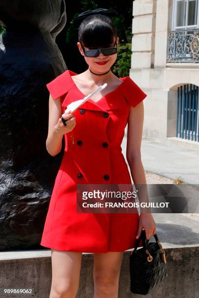 Chinese journalist Leaf Greener poses during the photocall before the Christian Dior's 2018-2019 Fall/Winter Haute Couture collection fashion show in...