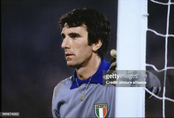 Italy's goalkeeper Dino ZOFF at the 1982 FIFA World Cup in Spain.