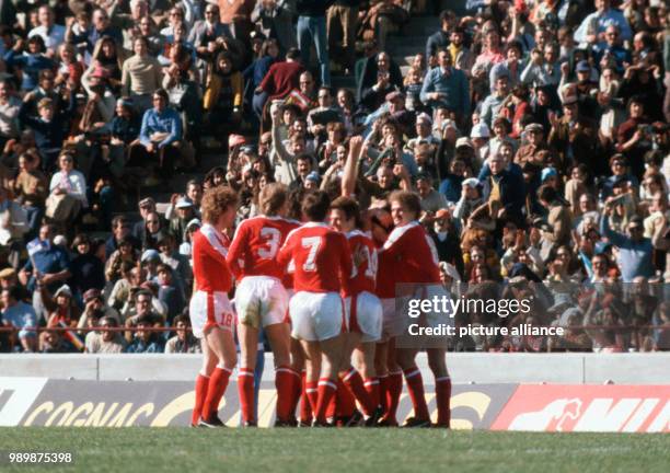 Fußball-WM 1978 in Cordoba, Argentinien: Oesterreich-Deutschland am . Torjubel der Spieler aus Oesterreich. Foto: Werek