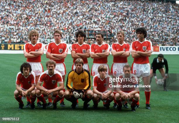 Fußball-WM 1982 in Gijon, Spanien: Deutschland-Oesterreich 1:0 Team, Mannschaft Oesterreich © Foto: Werek