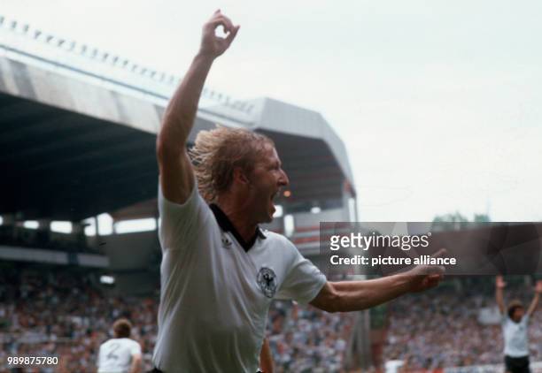 Fußball-WM 1982 in Gijon, Spanien: Deutschland-Oesterreich 1:0 Horst HRUBESCH bejubelt sein Tor zum 1:0. © Foto: Werek