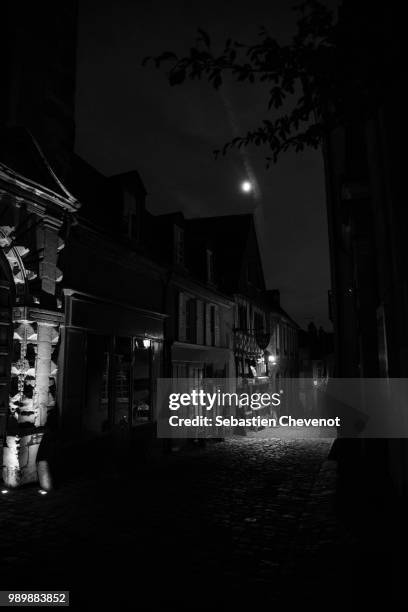 rue du vieux mans - vieux stockfoto's en -beelden