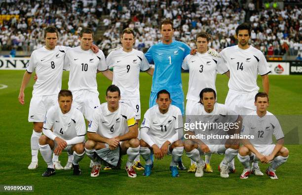 Football International 2010 FIFA World Cup Qualification Play Off November 14th 2009 New Zealand - Bahrain Team picture NZL, Tim BROWN , Chris...