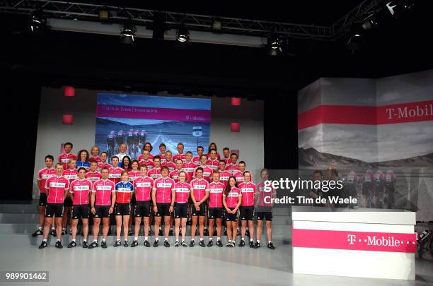 Team T-Mobile Presentationandreas Klier , Oscar Sevilla , Steffen Wesemann , Michael Rogers , Jan Ullrich , Andreas Klã¶Den , Matthias Kessler , Kim...