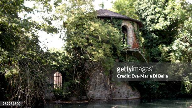 turm am wasserschloss erwitte - turm stock pictures, royalty-free photos & images
