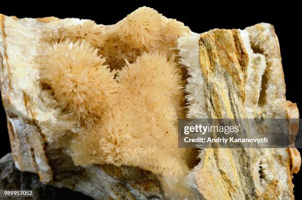 beautiful calcite crystals - calcite stock pictures, royalty-free photos & images