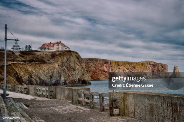 maison sur le cap - maison vacances stock pictures, royalty-free photos & images