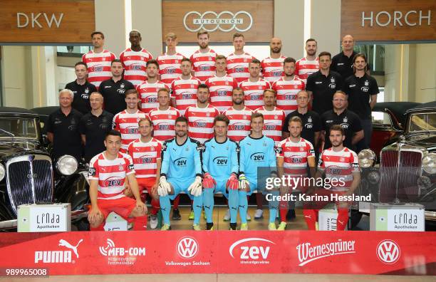 Teampresentation FSV Zwickau, back row from left: Ronny Koenig, Tarsis Bonga, Lion Lauberbach, Bryan Gaul, Nico Beyer, Nico Antonitsch, Morris...