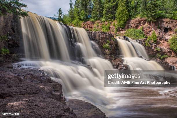 middle falls at gooseberry falls state park 2 - gooseberry - fotografias e filmes do acervo