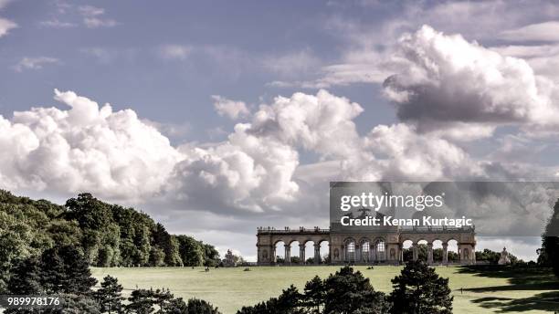 gloriette - gloriette imagens e fotografias de stock