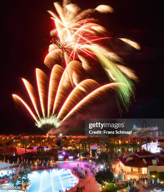 fireworks - feuerwerk - feuerwerk stock pictures, royalty-free photos & images