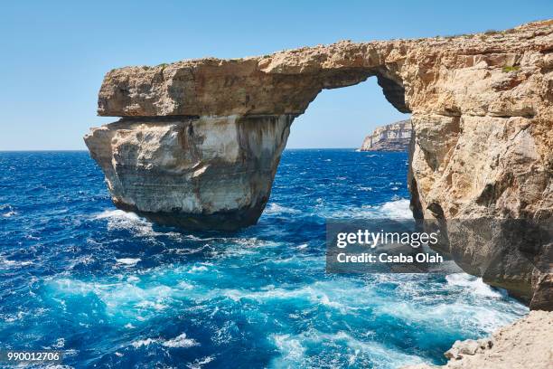 the azure window - dwejra imagens e fotografias de stock