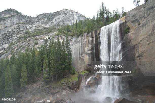 vernal falls. - vernal falls stock pictures, royalty-free photos & images