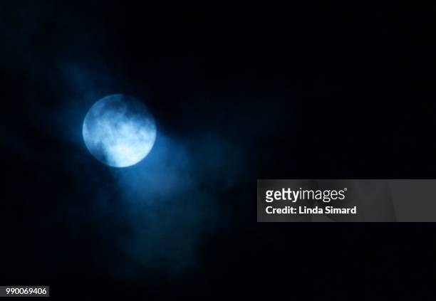 lune bleue de juillet 2015 - lune 個照片及圖片檔