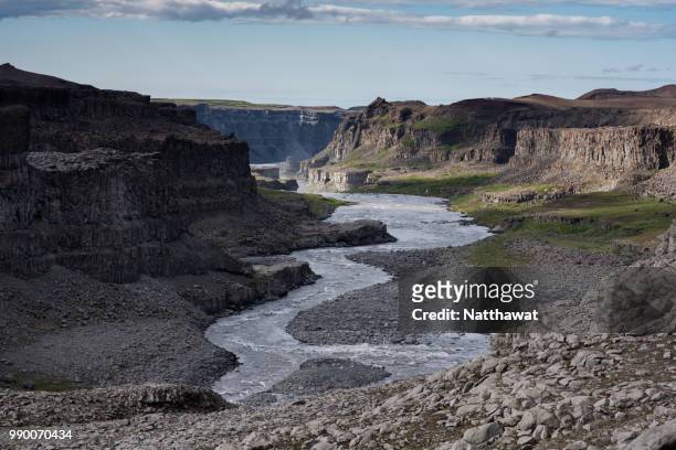 dettifoss canyon - dettifoss waterfall stock pictures, royalty-free photos & images