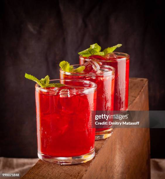 cranberry juice - cranberry juice stock pictures, royalty-free photos & images