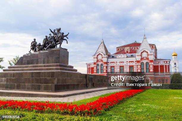 russia, samara, gorky drama theatre, chapaev monument, the churc - gorky stock pictures, royalty-free photos & images