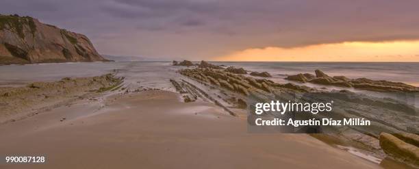 playa de itzurun (zumaia) - zumaia stock pictures, royalty-free photos & images